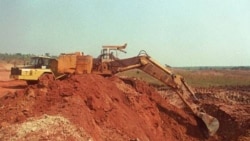 Recursos naturais de Angola contrabandeados para fora do país – 2:41