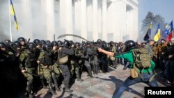 Провокації під Радою. ФОТО