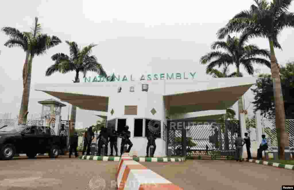 Lokacin Da Jami'an Tsaron DSS Suka Garkame Kofofin Shiga Majalisar Dokoki