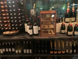 Restaurantes en Caracas ofrecen una gran variedad de licores. Foto: VOA.