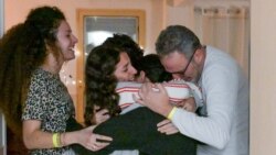 ဂါဇာအပစ်ရပ်သဘောတူညီချက်စတင်ပြီး ဓါးစာခံအမျိုးသမီးသုံးဦးလွတ်လာ 