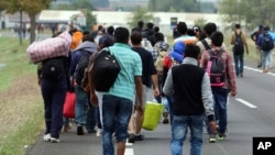 ملل متحد گفته است که افغانستان، سوریه و میانمار در صدر فهرست کشورهایی قرار دارند که شهروندان آن به خاطر خشونت، خانه‌های خود را ترک می‌کنند و به کشورهای خارجی پناه می‌برند.