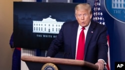 ប្រធានាធិបតី​សហរដ្ឋអាមេរិក លោក ដូណាល់ ត្រាំ ថ្លែង​ក្នុង​សន្និសីទ​សារព័ត៌មាន​​មួយ នៅ​សេតវិមាន ថ្ងៃ​ទី​២២ ខែឧសភា ឆ្នាំ​២០២០។