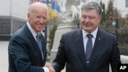 Джозеф Байден і Петро Порошенко