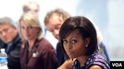 Junto a Michelle Obama participaran los personajes Hannah Montana y los Jonas Brothers.