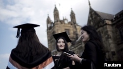 澳大利亞悉尼大學的學生參加畢業典禮。 （2020年4月22日）