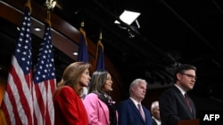 Ներկայացուցիչների տան խոսնակ Մայք Ջոնսոնն ու հանրապետական այլ օրենսդիրներ ԱՄ Կոնգրեսում