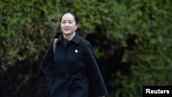 Meng Wanzhou, directora financiera de Huawei,e hija de su fundador, afronta tambien cargos criminales en EE.UU.