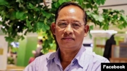 លោក ម៉ោញ សារ៉ាត់ ប្រធាន​ក្រុមការងារ​គណបក្ស​សង្គ្រោះ​ជាតិ​ប្រចាំខេត្ត​ឧត្តរមានជ័យ។ (Facebook/Mounh Sarath(ម៉ោញ សារ៉ាត់)) 