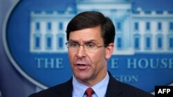 ARHIVA: Mark Esper, sekretar za odbranu koga je Donald Tramp otpustio (Photo by MANDEL NGAN / AFP)