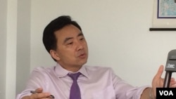 高光俊，紐約執業律師 (美國之音方冰拍攝)