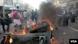 Las autoridades movilizaron a numerosos policías para impedir la demostración.