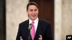 آموس هاشتاین، فرستاده ویژه رئیس‌جمهوری ایالات متحده. آرشیو