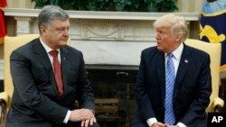 Петро Порошенко і Дональд Трамп у Білому домі