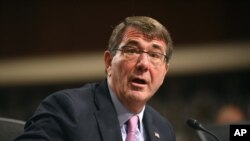 AQSh Mudofaa vaziri Eshton Karter Senatdagi tinglov paytida, Vashington, 27-oktabr, 2015-yil
