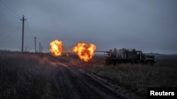 نیروهای نظامی اوکراین در نزدیکی خط مقدم شهر باخموت. ۱ دی.