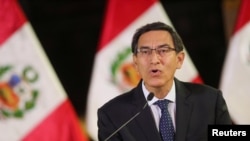 El presidente peruano Martin Vizcarra juramentó la noche del jueves 13 de febrero de 2020 a cuatro nuevos ministros.