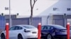 在中国的特斯拉上海厂里生产的特斯拉Model 3 电动汽车。（2019年12月2日）