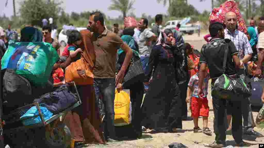 'Yan gudun hijira kusa da Ramadi a Iraqi, Mayu 16, 2015.