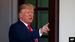 Predsednik Tramp razgovara sa novinarima pred susret sa holandskim premijerom Markom Ruteom u Beloj kući, 18. jula 2019. 