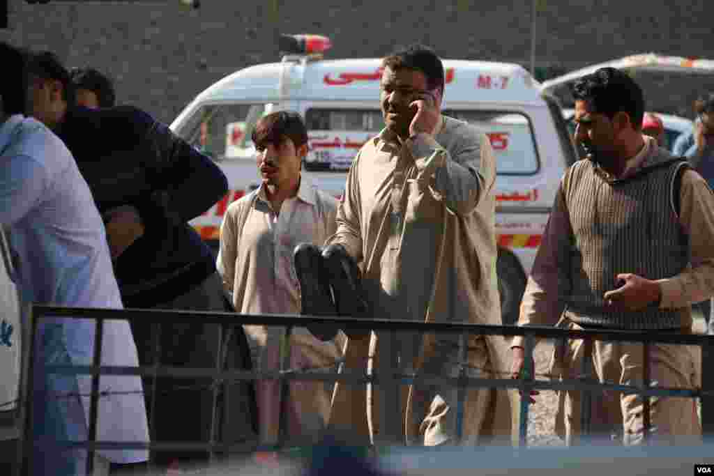 Pokistonning Peshovar shahrida shialar masjidiga jangarilar bostirib kirib, o't ochgan. Kamida 19 kishi halok bo'lgan. 60 odam yarador. Toliblar hujumni amalga oshirganini aytayapti.