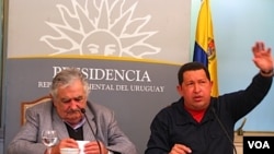 Los presidentes de Uruguay y Venezuela dieron una rueda de prensa en Montevideo en la que hablaron sobre Unasur, Libia y proyectos bilaterales.