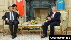 Yevropada Xavfsizlik va Hamkorlik Tashkiloti raisi Didye Burkxalter Ostonada Qozog'iston rahbari Nursulton Nazarboyev bilan, 20-noyabr, 2014