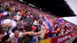 สีสันกองเชียร์ฟุตบอลหญิงไทยนัดประวัติศาสตร์ ในฟุตบอลโลก 2015