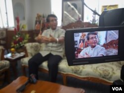 អភិបាល​ខេត្ត​លើយ​ដ៏​លេច​ធ្លោ​ម្នាក់​គឺ​លោក Viroj Jiwarangsa បាន​ធ្វើ​សម្ភាសន៏​ជាមួយ​ VOA ខ្មែរ​កាល​ពី​ថ្ងៃទី ​២៦ កក្កដា ២០១៦។ (នៅ​ វណ្ណារិន/VOA​)