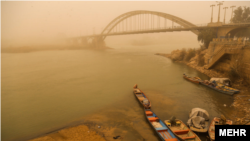 غلظت گرد و غبار در اهواز 