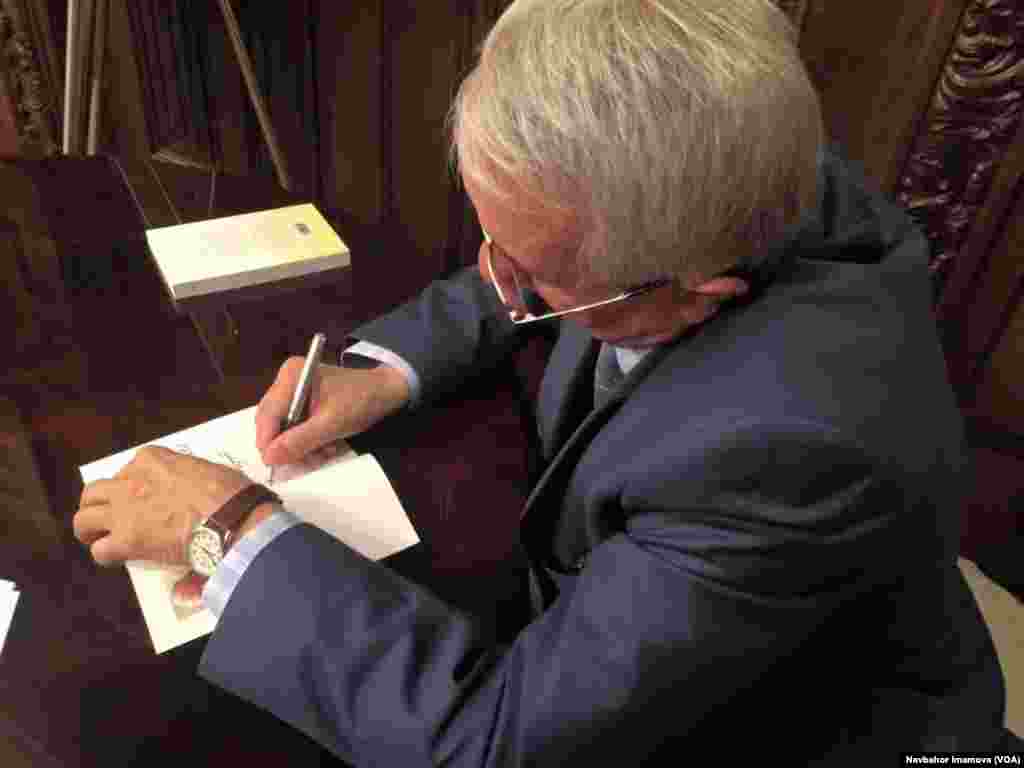 Erkin A'zam. 12-mart, O'zbekiston elchixonasi, Vashington.