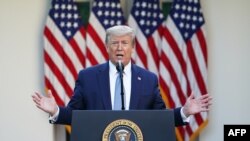 El presidente Donald Trump señaló en su cuenta de Twitter que la medida será temporal. 