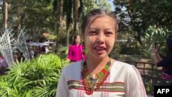 မြန်မာ့သနပ်ခါးပြိုင်ပွဲဝင် အိမ့်ဂျူဂျူးမြတ် (AFP screenshot)