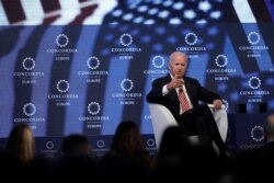 Jo Bayden Gretsiyada o'tgan Yevropa sammitida, 2017-yil, 7-iyun