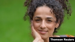 مسیح علینژاد، روزنامه‌نگار و مجری برنامه «تبلت» صدای آمریکا