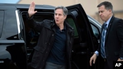 Waziri wa mambo ya nje wa Marekani Antony Blinken akiwasili katika uwanja wa ndege wa
kijeshi Andrews Air Force Base, Md, May 16, 2021. 