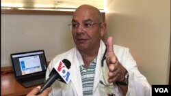 Doctor venezolano Julio Castro en entrevista con la Voz de América. Foto: Captura de video.