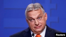 Се прашувам дали има нешто итно што би не` принудило да ја ратификуваме кандидатурата на Шведска за НАТО. Не можам да видам таква околност, рече тој