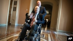 Джон Маккейн святкуватиме Різдво в Аризоні