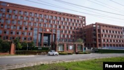 武汉病毒研究所的大门（2020年5月15日摄）