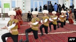 Turkmaniston siyosati haqida qo’shnilar fikri, Qirg’izistondan reportaj