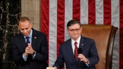 En una votación muy reñida y por muy poco margen, el republicano Mike Jonhson fue reelegido presidente de Cámara de Representantes de EEUU