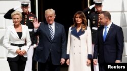 Президент США Трамп зустрічається з президентом Польщі Дудою 