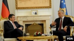 Nemački šef diplomatije Zigmar Gabrijel sa predsednikom Vlade Kosova Ramušom Haradinajem, Priština 15. februar 2018.