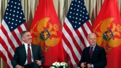 ARHIVA - Susret Mila Đukanovića i Džoa Bajdena, koji su u to vrijeme bili na položajima premijera Crne Gore odnosno potpredsjednika SAD, na marginama konferencije u Minhenu, 2015. godina (Foto:Rojters/Michaela Rehle)