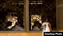 សិស្ស​នៅ​សាលាបឋមសិក្សា​មួយ​ក្នុង​ខេត្ត​ក្រចេះ។