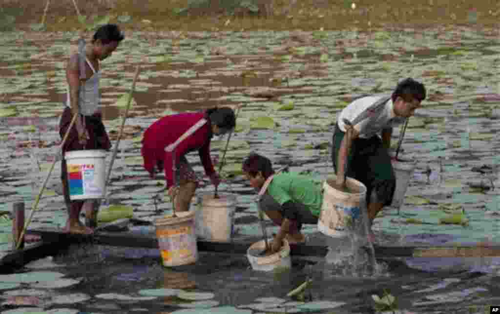 Birmaning ko'plab hududlari suv tanqisligiga yuz tutgan, 7-may, 2014-yil.