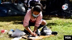 Algunos migrantes se han visto afectado durante la pandemia con pérdida de empleo. [Foto: Diego Huertas]