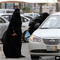 Ayollar mashina hayday boshlagan. Politsiya ko'p hollarda indamaydi.