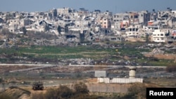 የእስራኤል ወታደራዊ መኪና ከጋዛ ጋር በሚያዋስነው ድንበር ይታያል፤ እአአ የካቲት 9/2025